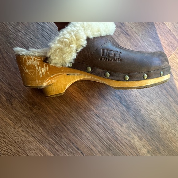 UGG Women’s Kalie Leather Studded Shearling Clogs Wood Bottom - Picture 8 of 15